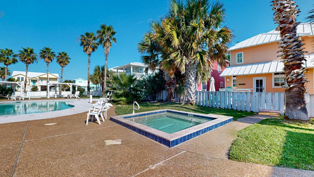 Luxury Beach House, Sleeps 14, Shared Pool, Hot Tub, Golf Cart Villa Port Aransas Exterior photo